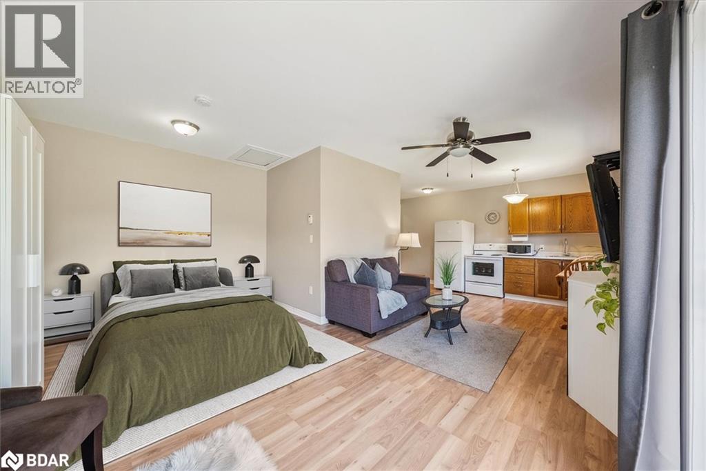 Photo 35 of 54 Marlow Circle, Hillsdale ON