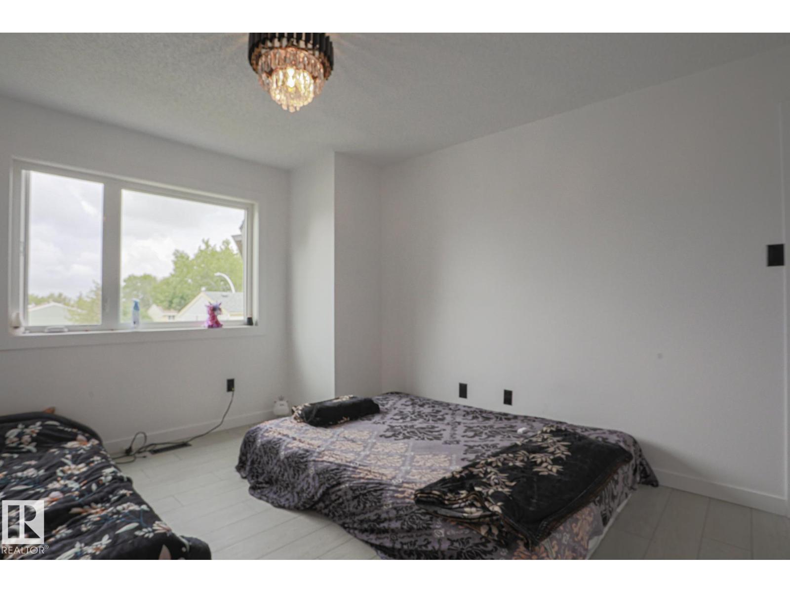 Photo 21 of 23 3811 85 St Nw, Edmonton AB