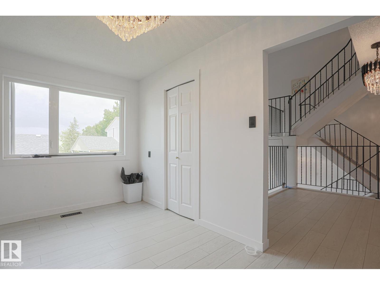 Photo 17 of 23 3811 85 St Nw, Edmonton AB