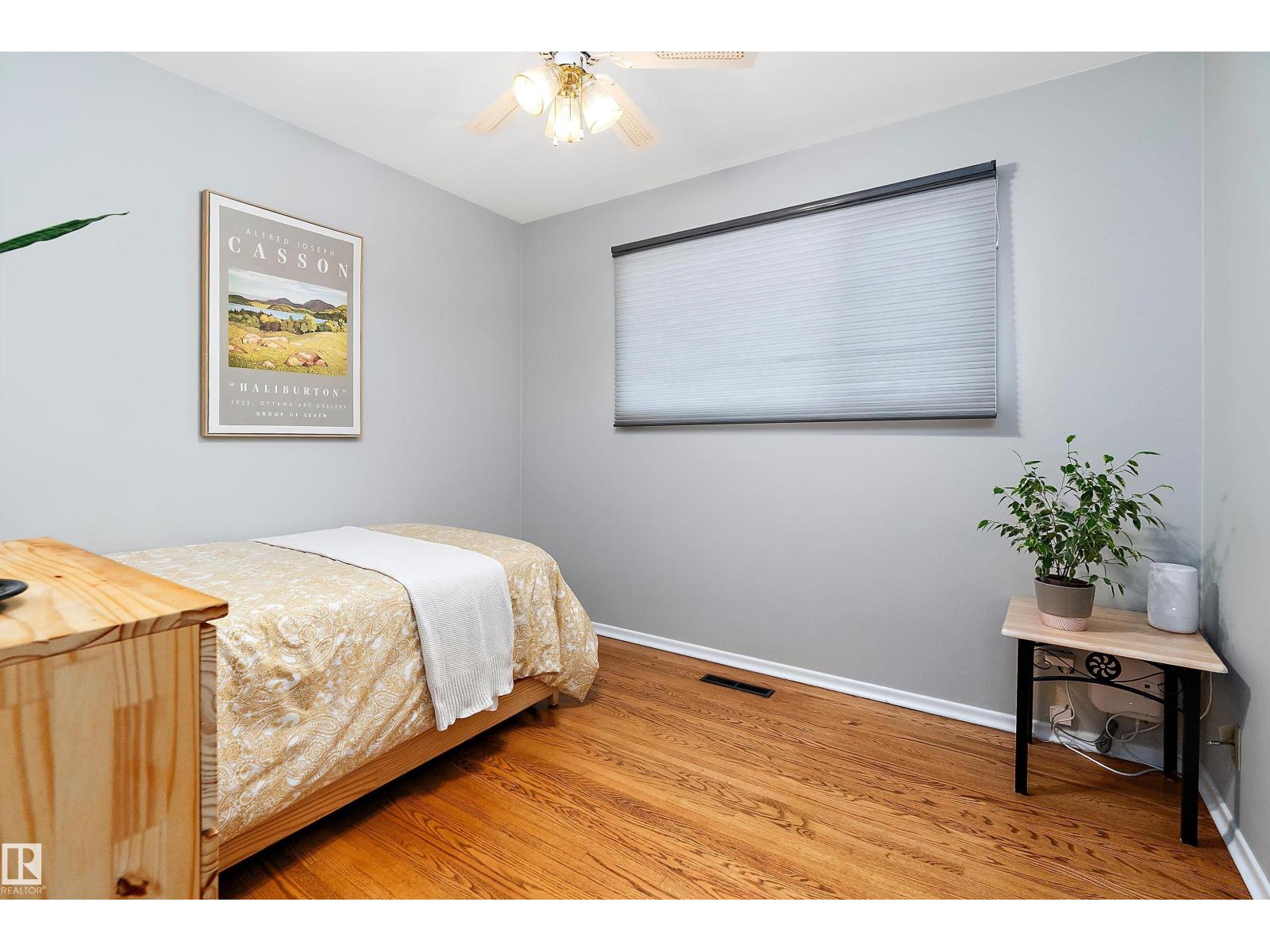 Photo 10 of 5207 47 Av, Leduc AB