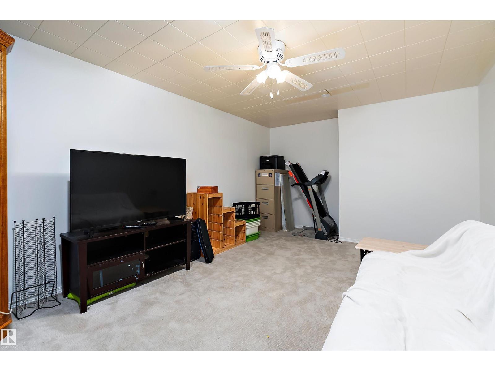 Photo 9 of 5207 47 Av, Leduc AB