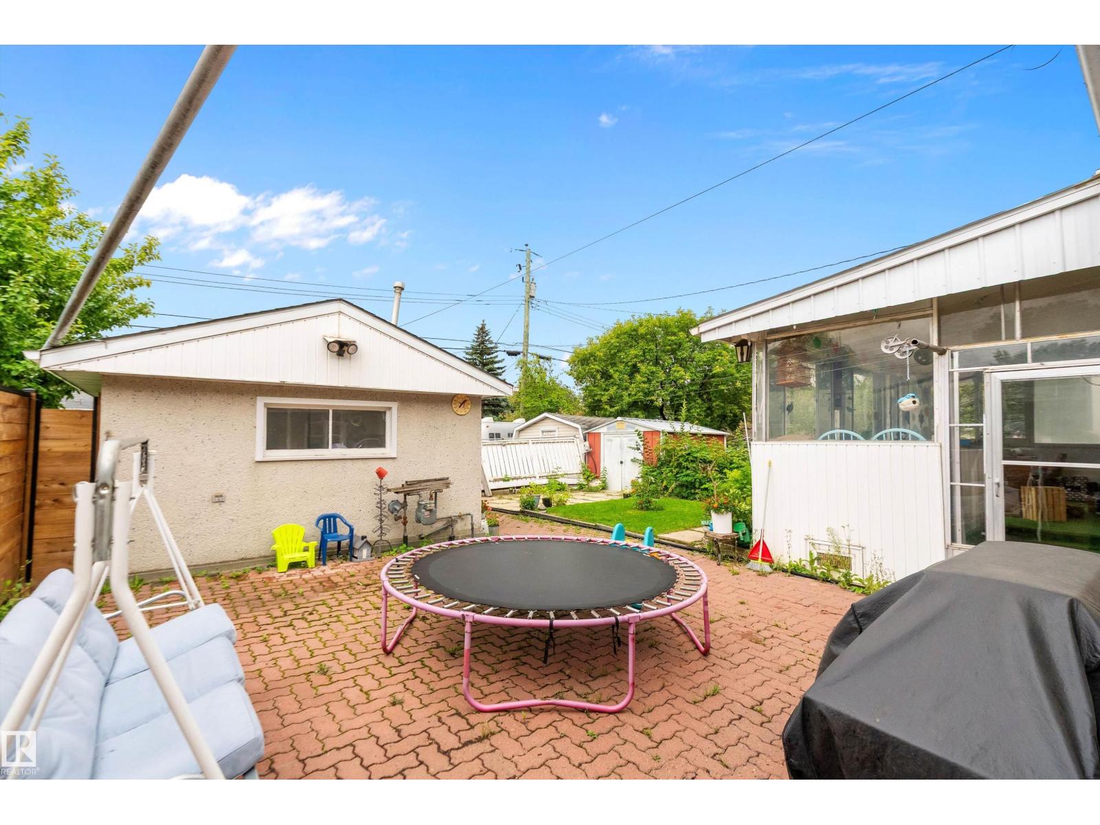 Photo 24 of 5207 47 Av, Leduc AB