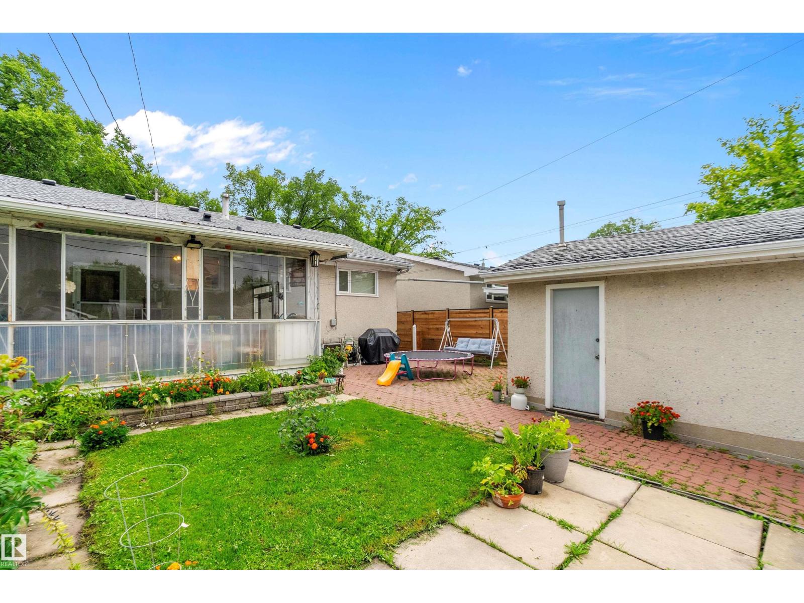Photo 1 of 5207 47 Av, Leduc AB