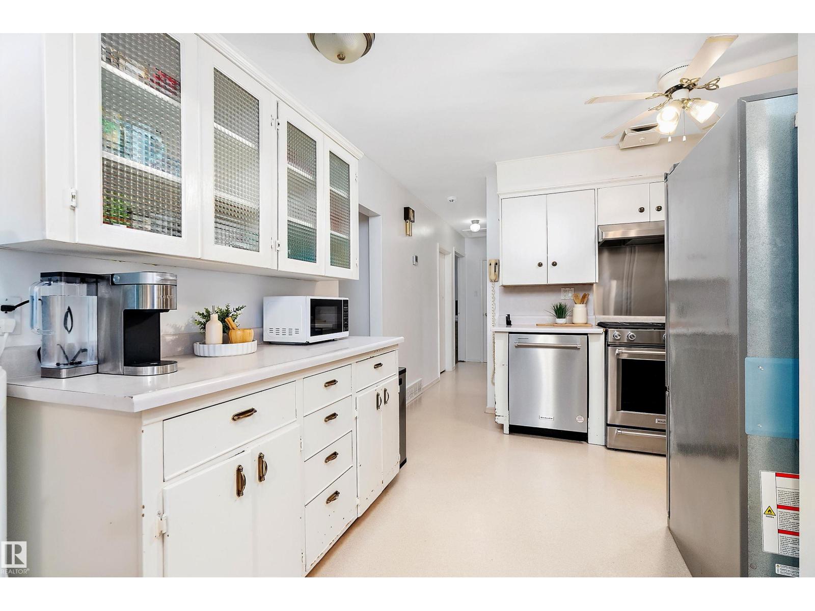 Photo 5 of 5207 47 Av, Leduc AB