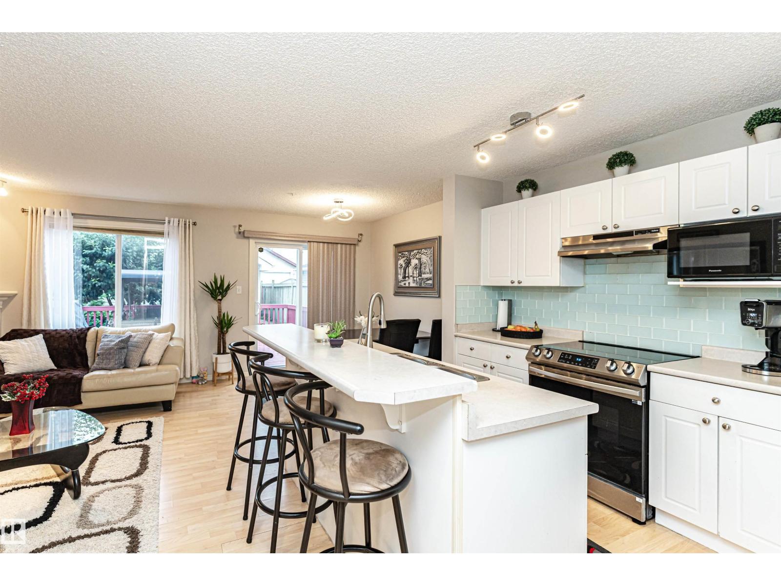 Photo 13 of 139 63 St Sw, Edmonton AB