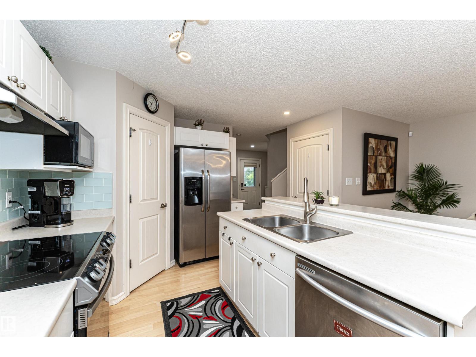 Photo 18 of 139 63 St Sw, Edmonton AB