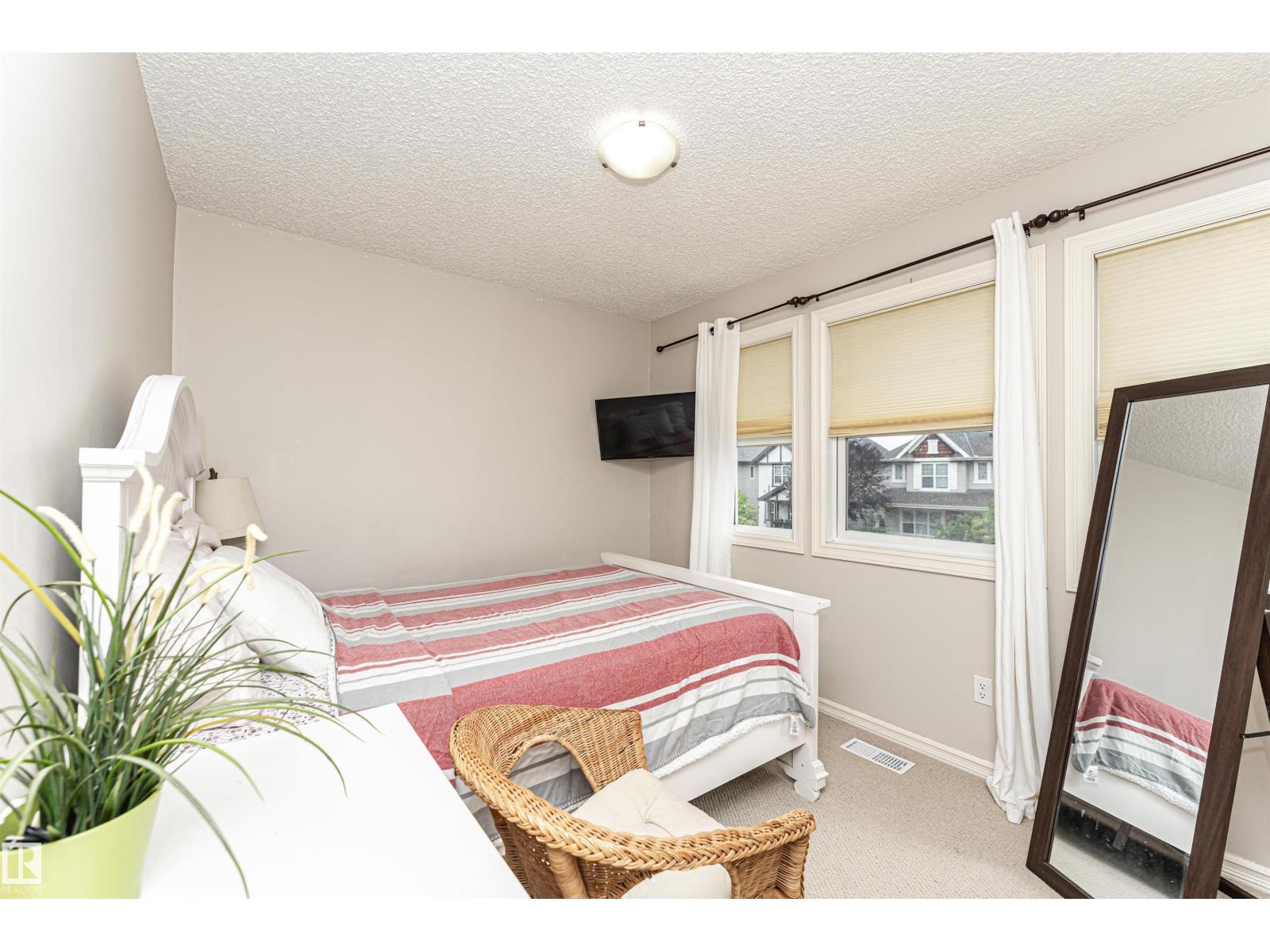 Photo 34 of 139 63 St Sw, Edmonton AB