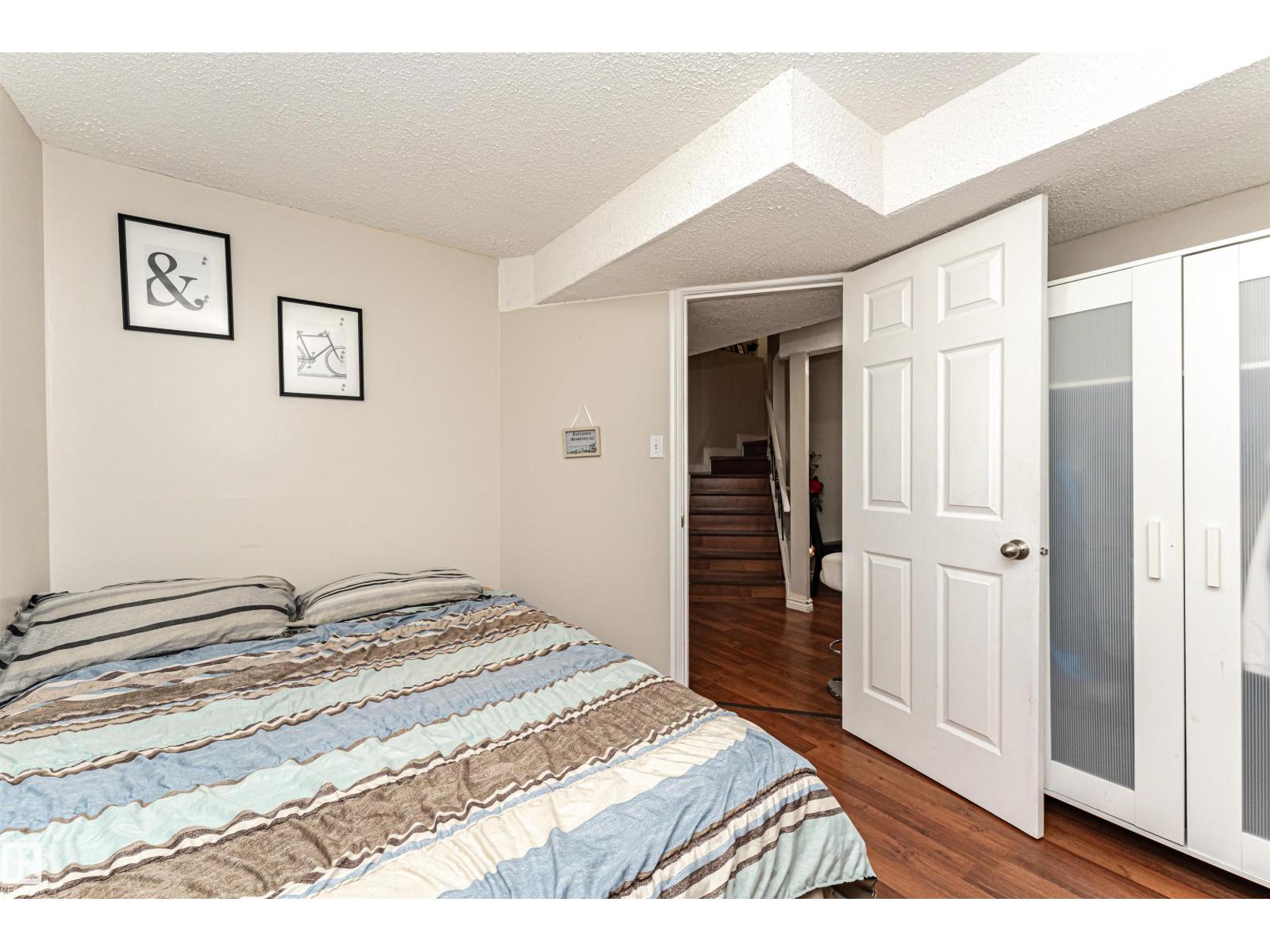Photo 45 of 139 63 St Sw, Edmonton AB