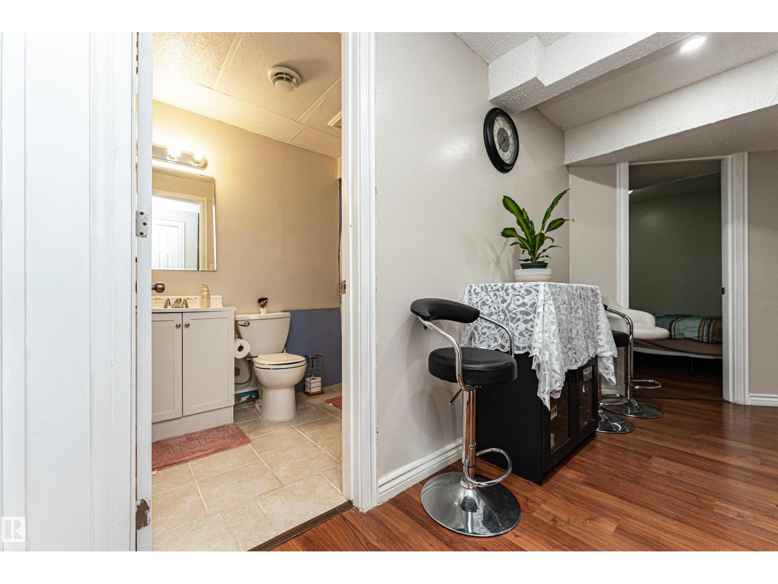 Photo 47 of 139 63 St Sw, Edmonton AB