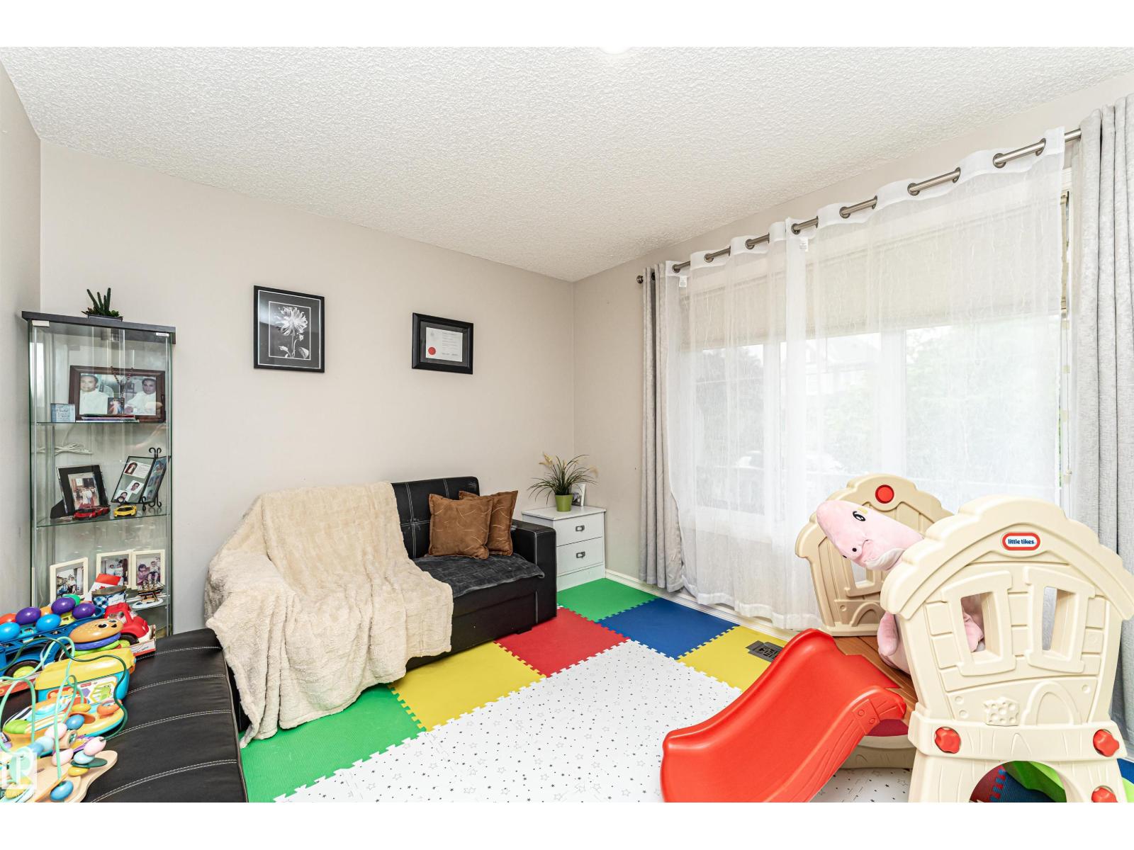 Photo 9 of 139 63 St Sw, Edmonton AB