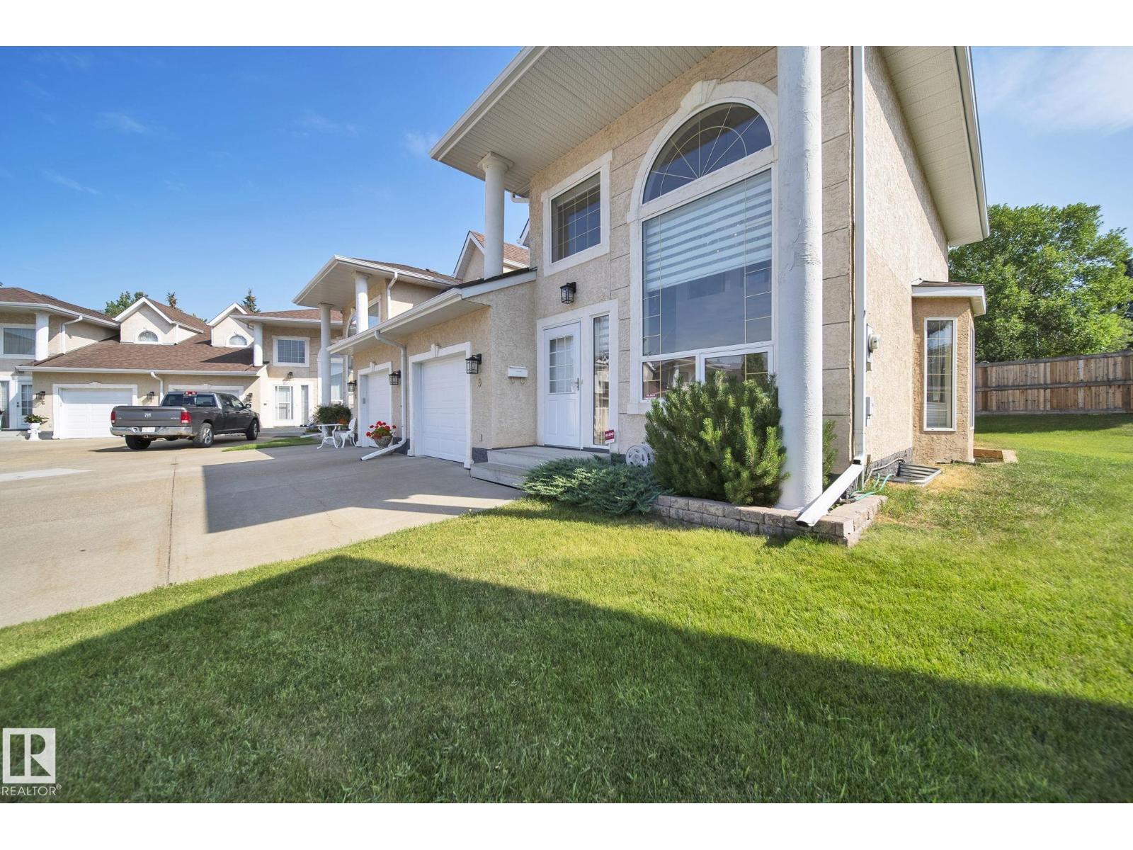 Photo 4 of 9 4 Fraser Dr, St Albert AB