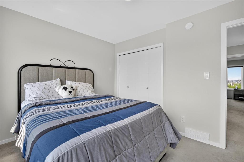 Photo 17 of 230 John Neufeld Crescent, Winnipeg MB