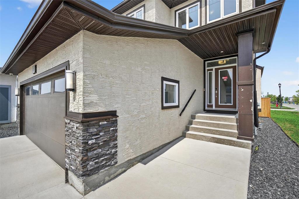 Photo 3 of 230 John Neufeld Crescent, Winnipeg MB