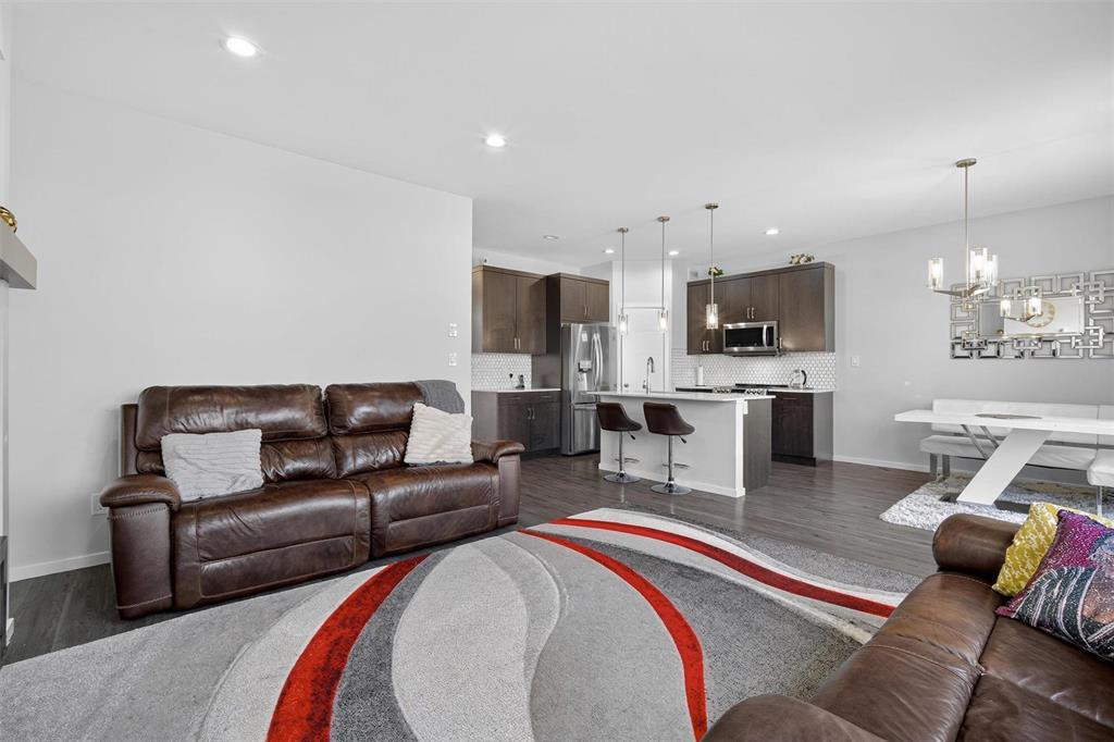 Photo 5 of 230 John Neufeld Crescent, Winnipeg MB