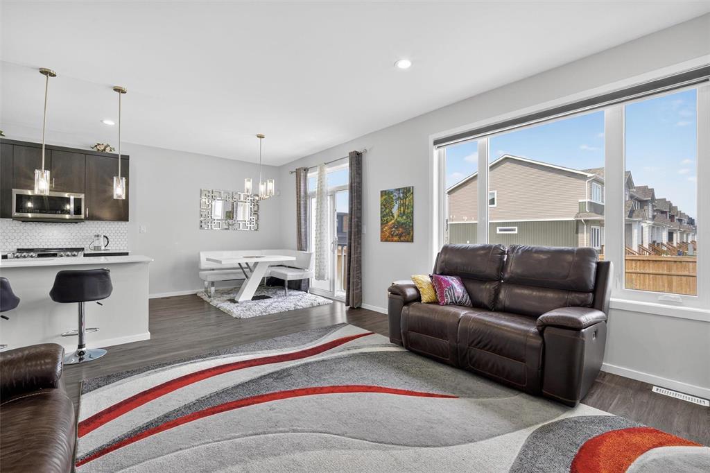 Photo 7 of 230 John Neufeld Crescent, Winnipeg MB