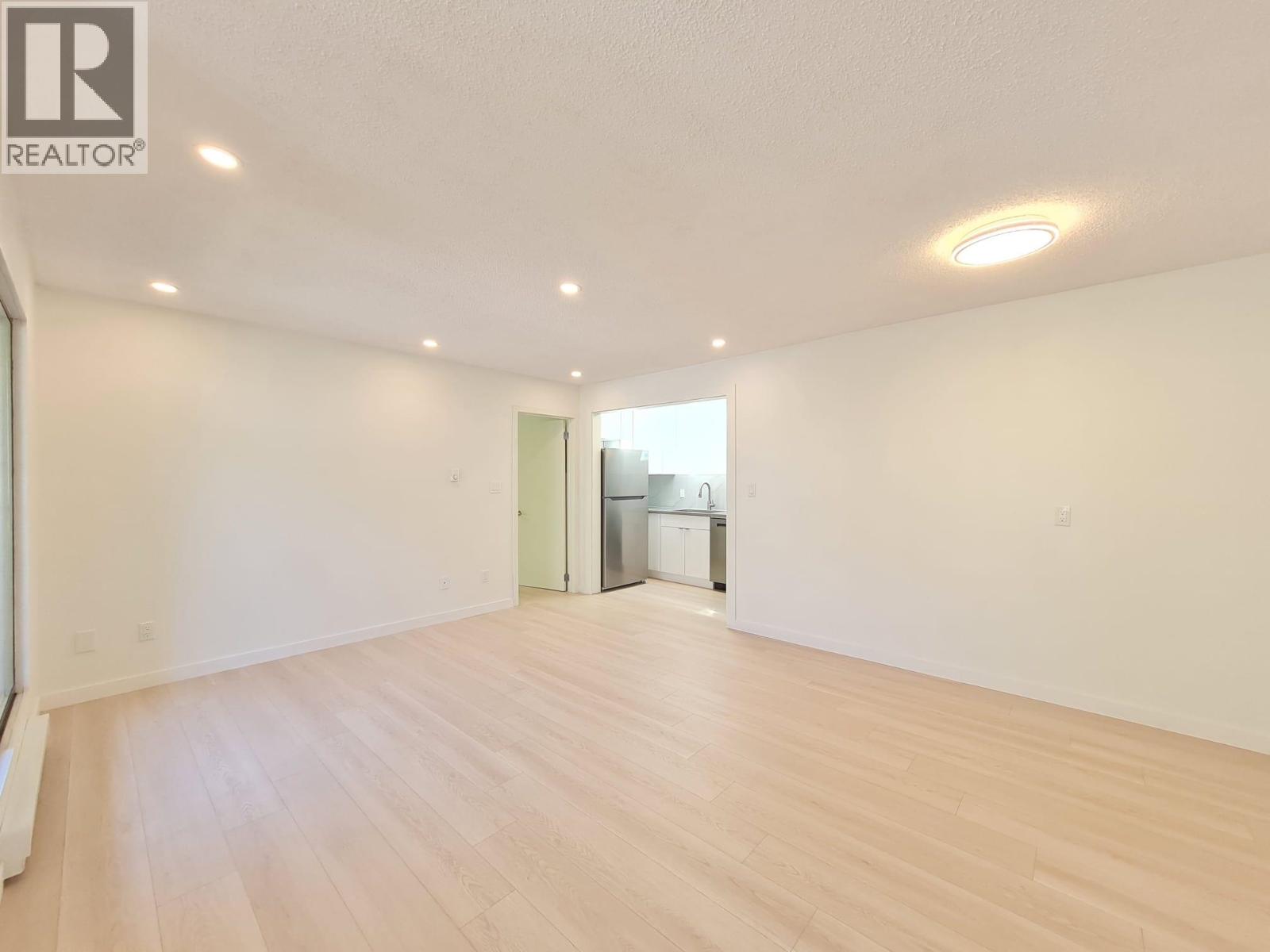 Photo 2 of 301 8645 Osler Street, Vancouver BC
