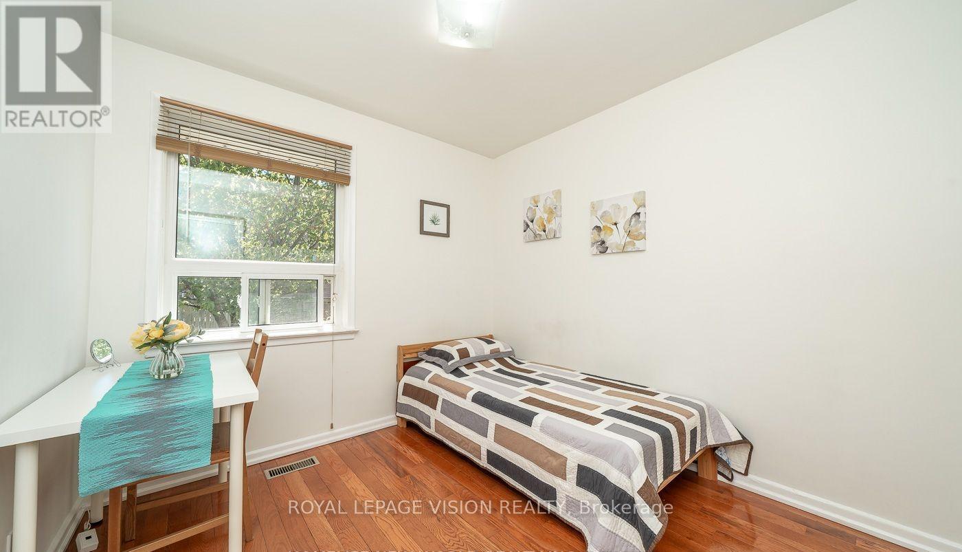 Photo 15 of 17 Savarin Street, Toronto ON