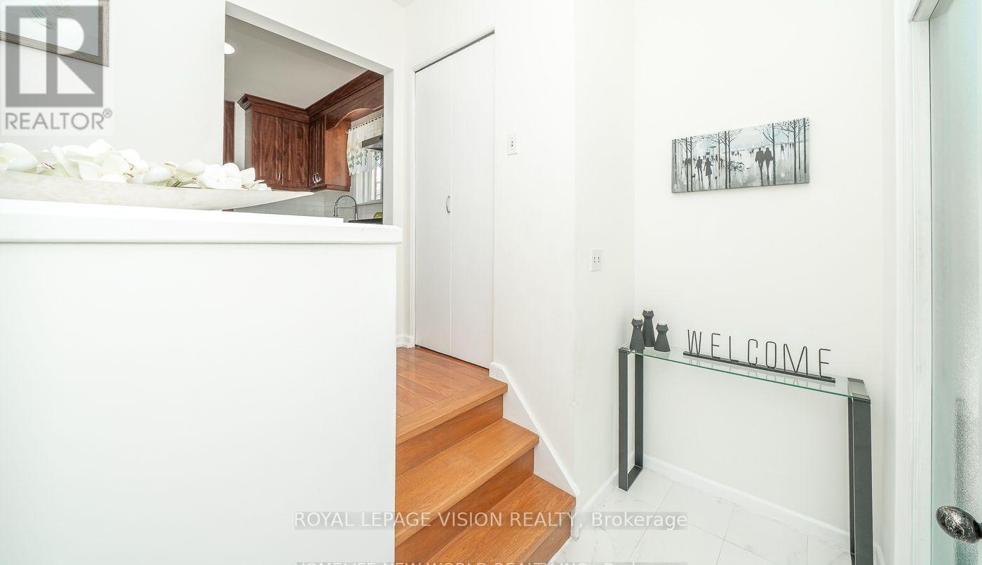 Photo 7 of 17 Savarin Street, Toronto ON