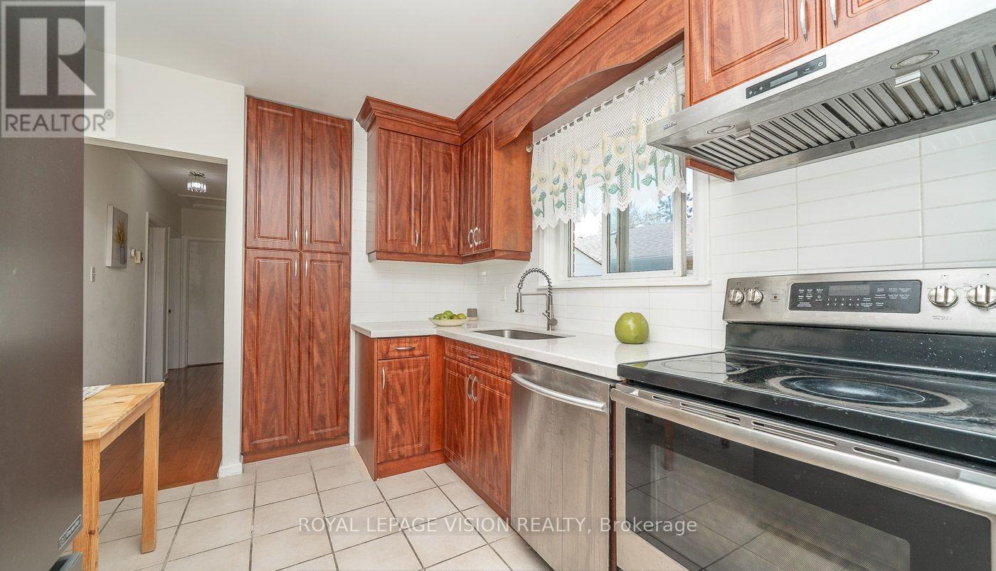 Photo 8 of 17 Savarin Street, Toronto ON