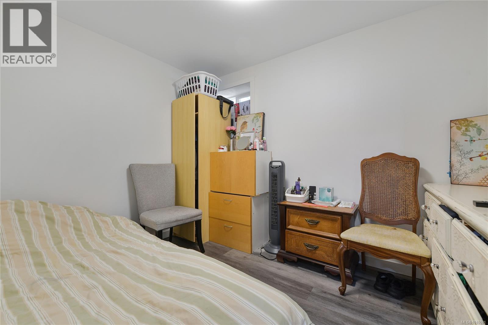 #12 3987 GORDON HEAD RD - 23