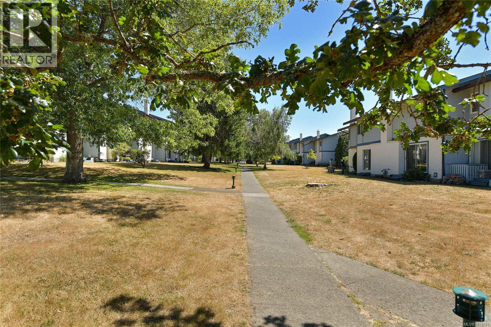 #12 3987 GORDON HEAD RD - 27