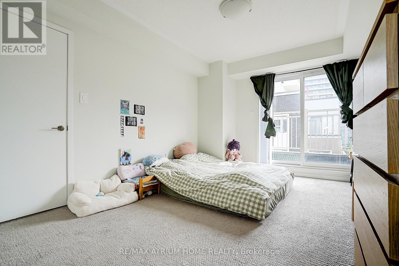 Photo 21 of 14 11 Honeycrisp Crescent, Vaughan ON