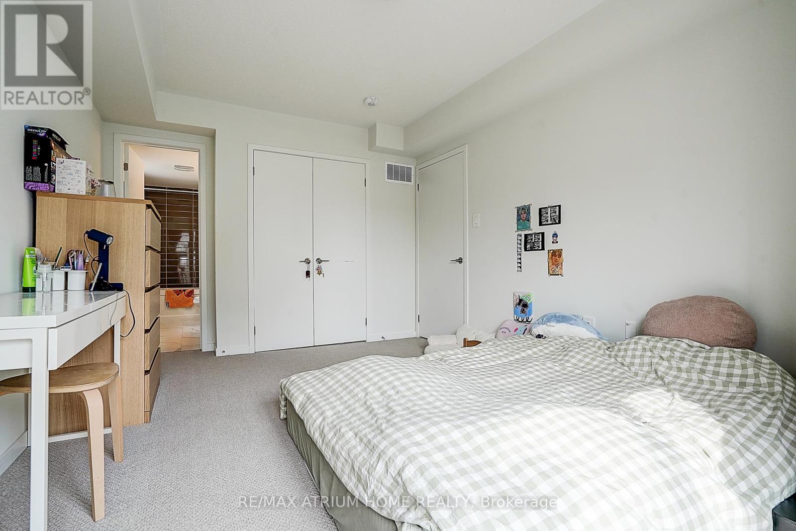 Photo 23 of 14 11 Honeycrisp Crescent, Vaughan ON