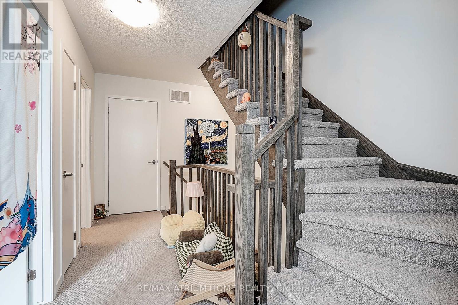 Photo 30 of 14 11 Honeycrisp Crescent, Vaughan ON