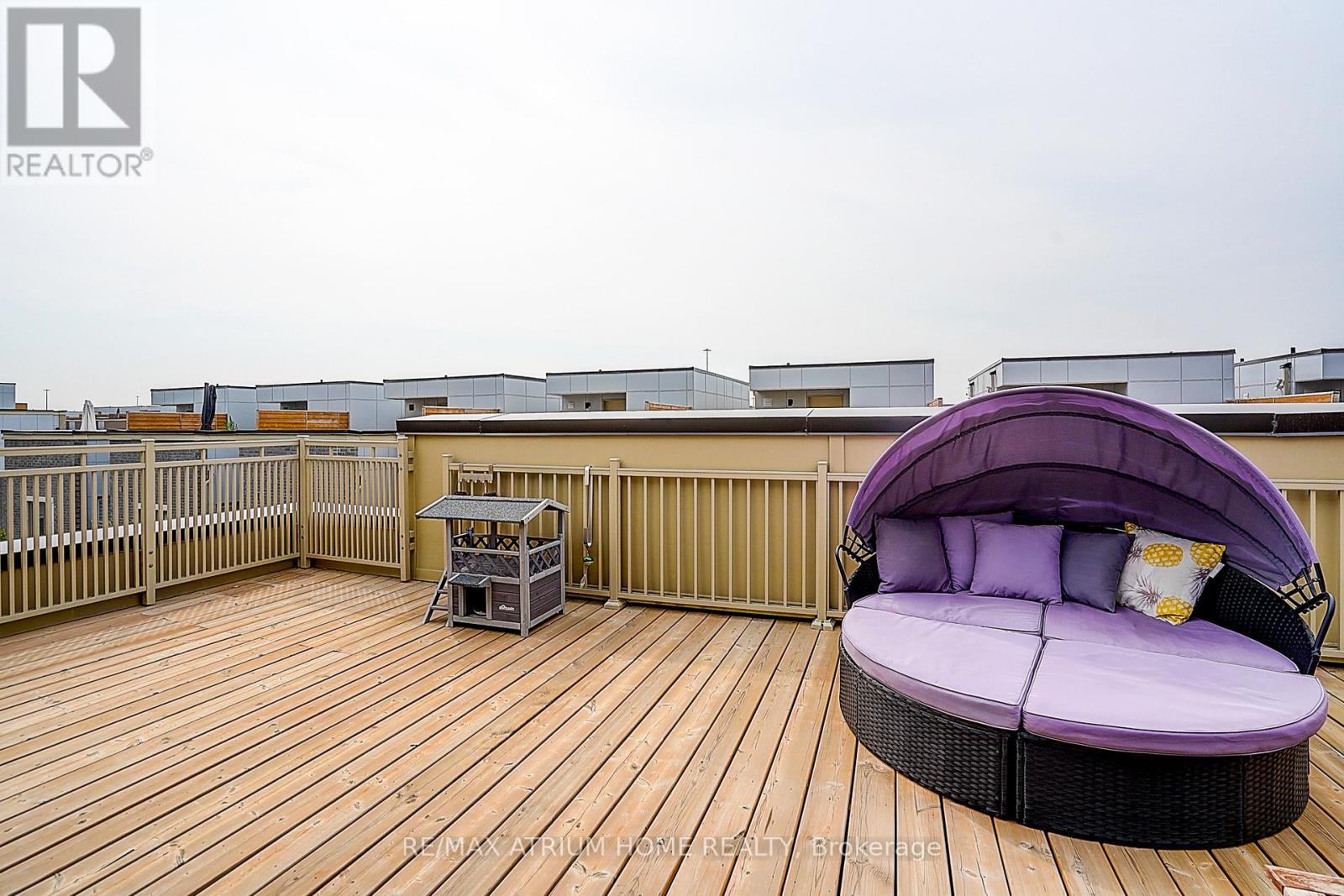 Photo 33 of 14 11 Honeycrisp Crescent, Vaughan ON