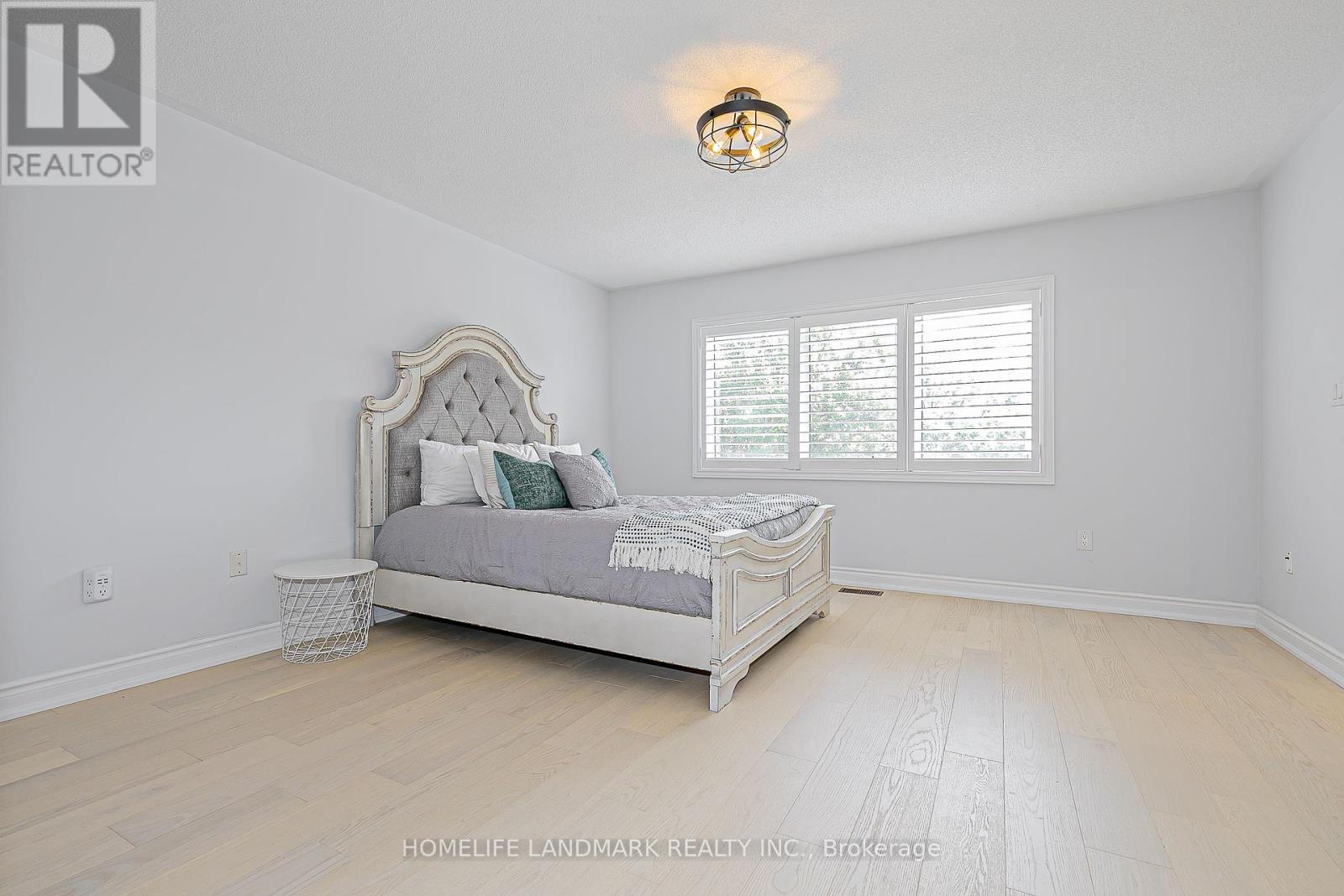 Photo 2 of 9 Longwood Avenue, Richmond Hill ON
