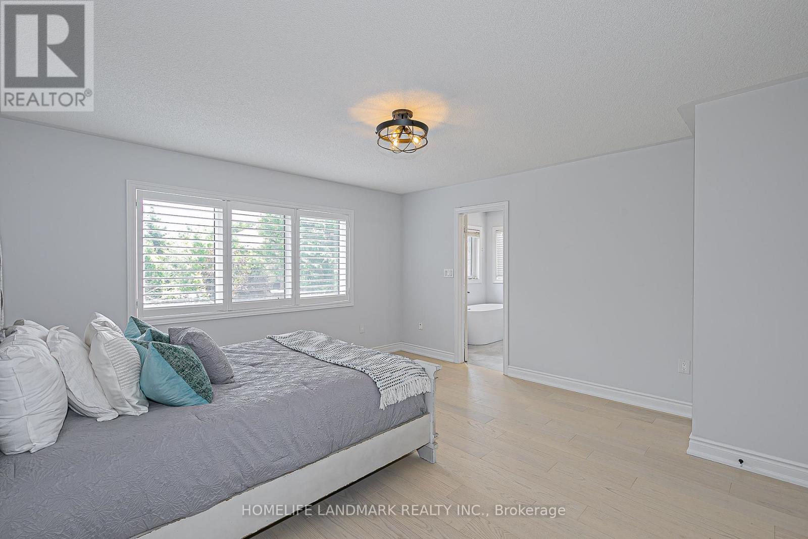 Photo 40 of 9 Longwood Avenue, Richmond Hill ON