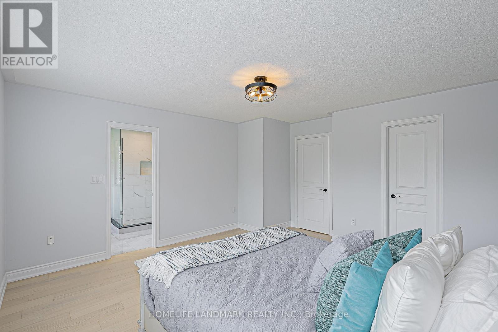 Photo 7 of 9 Longwood Avenue, Richmond Hill ON
