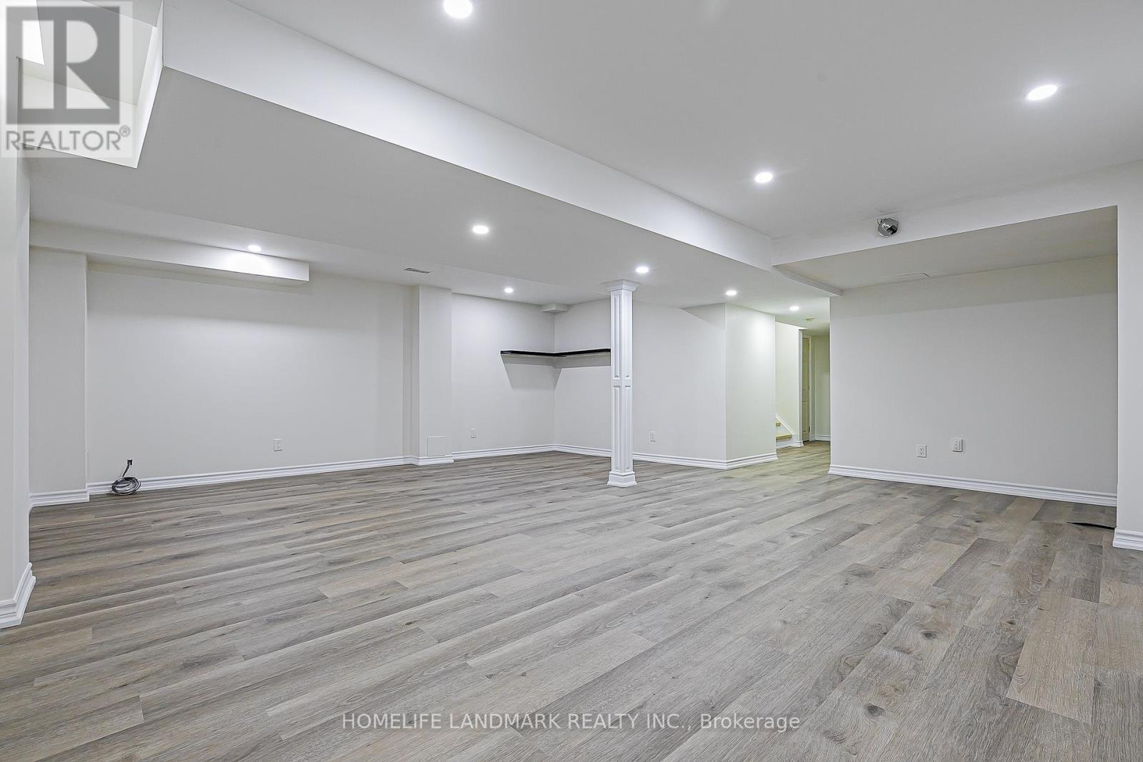Photo 11 of 9 Longwood Avenue, Richmond Hill ON