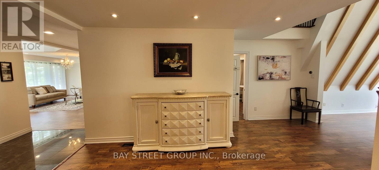 Photo 17 of 7 Maple Crescent, Whitchurchstouffville ON