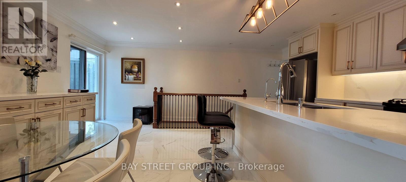 Photo 19 of 7 Maple Crescent, Whitchurchstouffville ON