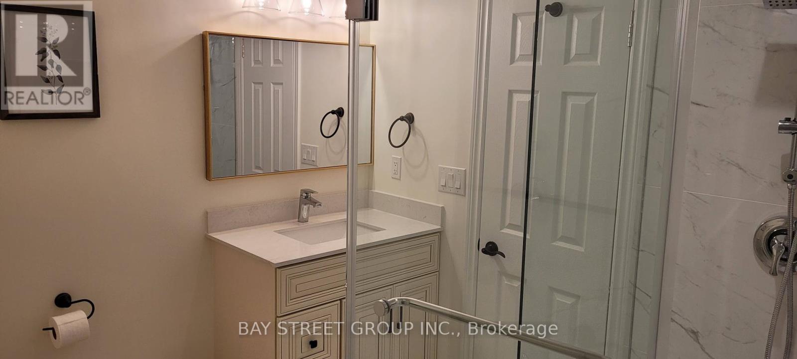 Photo 26 of 7 Maple Crescent, Whitchurchstouffville ON