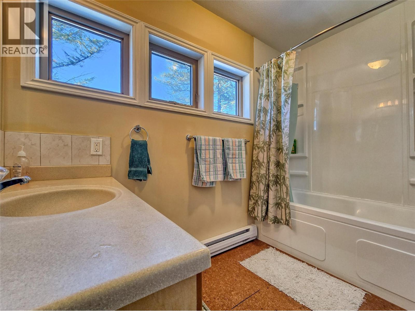 5162 COLUMBIA RIVER Road, Fairmont Hot Springs