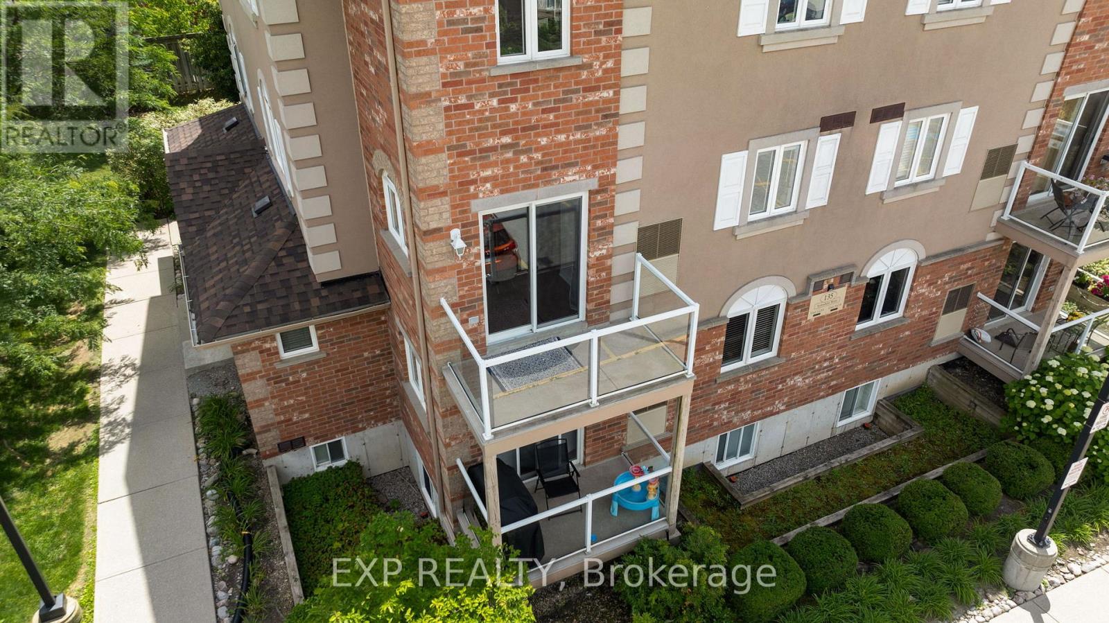 Photo 18 of 3 135 Sydenham Wells, Barrie ON