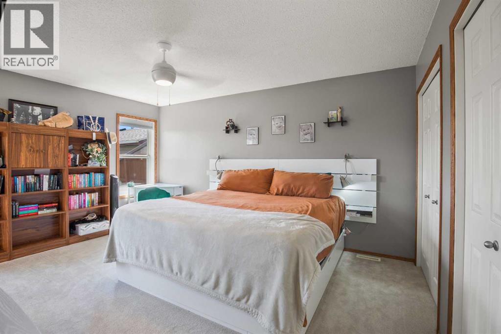 Photo 14 of 5821 45 Avenue, Lacombe AB