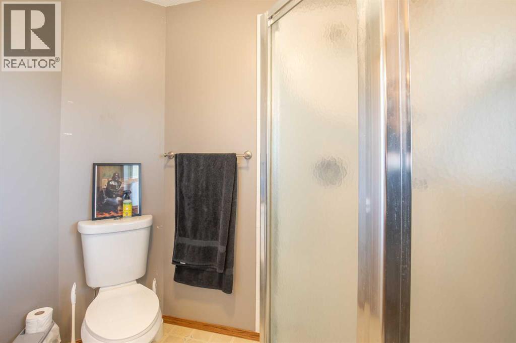 Photo 17 of 5821 45 Avenue, Lacombe AB