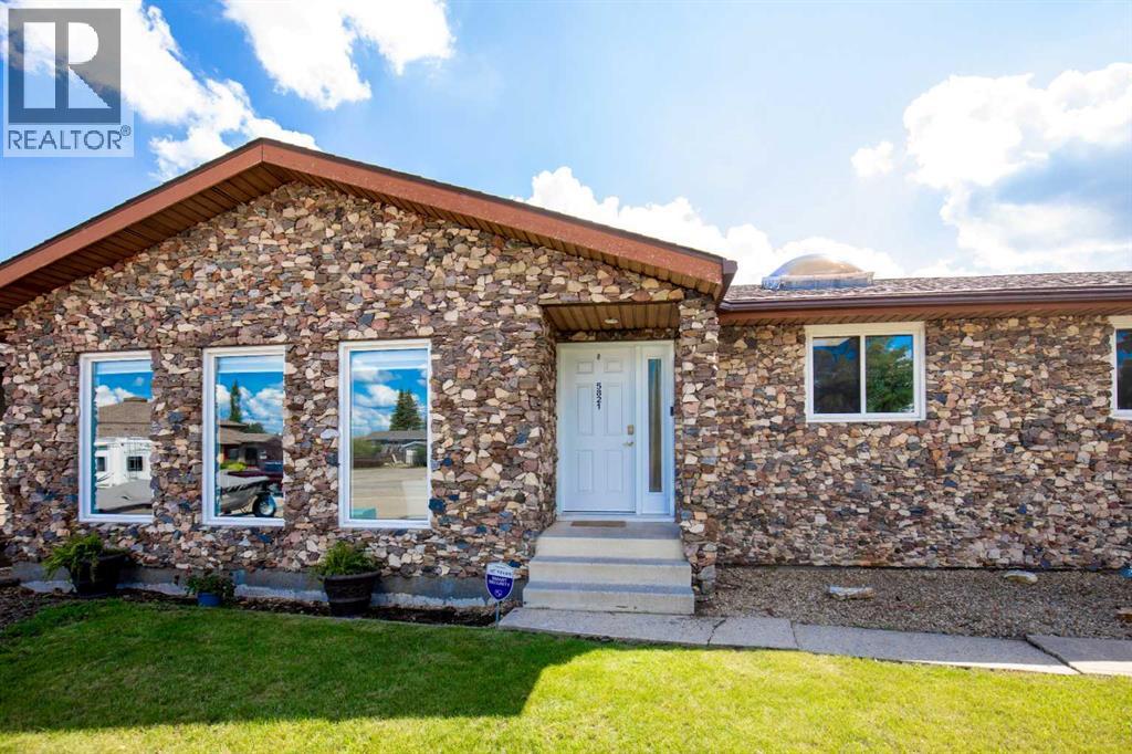 Photo 3 of 5821 45 Avenue, Lacombe AB