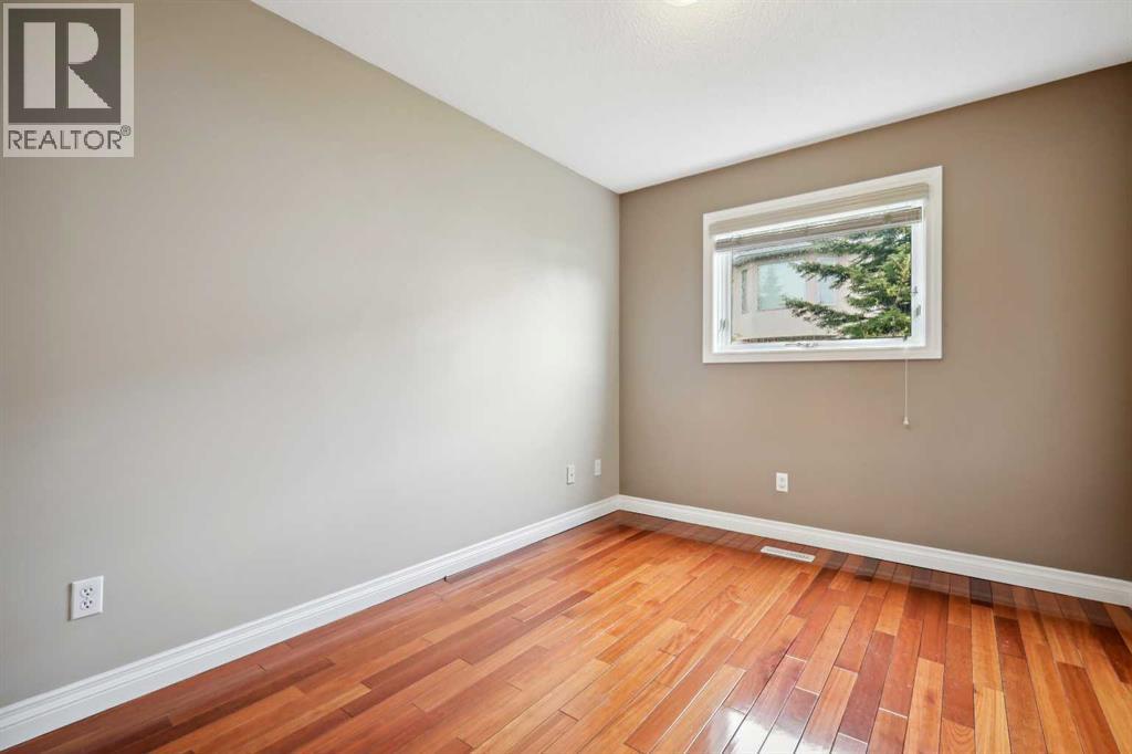 Photo 21 of 26 Hamptons Grove Nw, Calgary AB