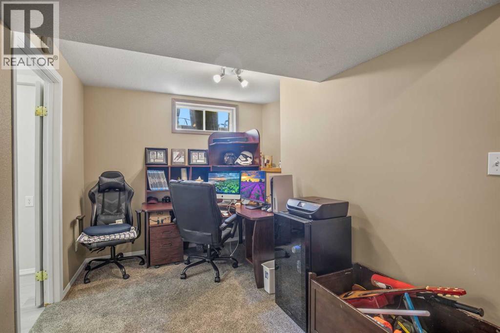 Photo 29 of 5821 45 Avenue, Lacombe AB