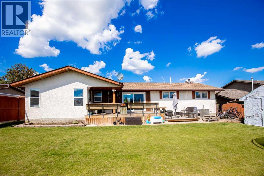 Photo 34 of 5821 45 Avenue, Lacombe AB