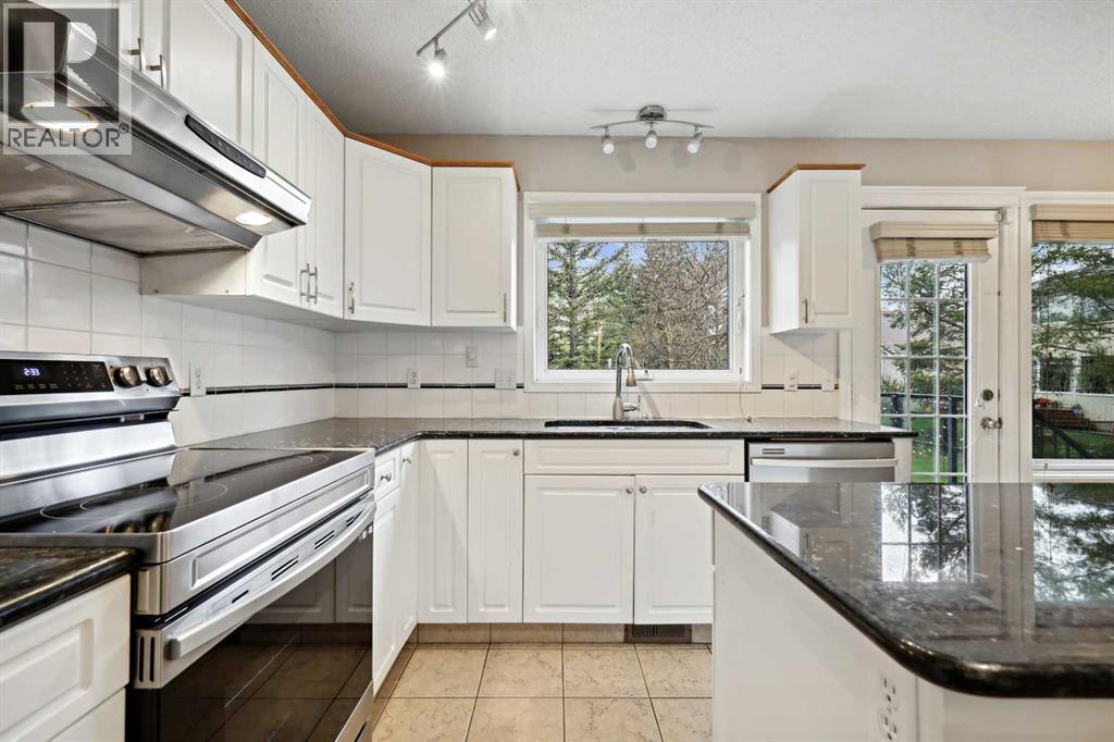 Photo 14 of 26 Hamptons Grove Nw, Calgary AB