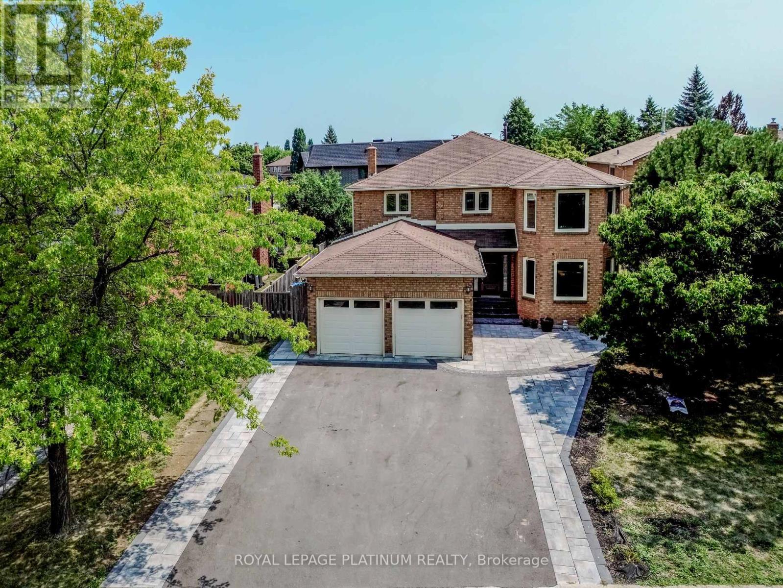 Photo 1 of 4 Burwash Court, Brampton ON