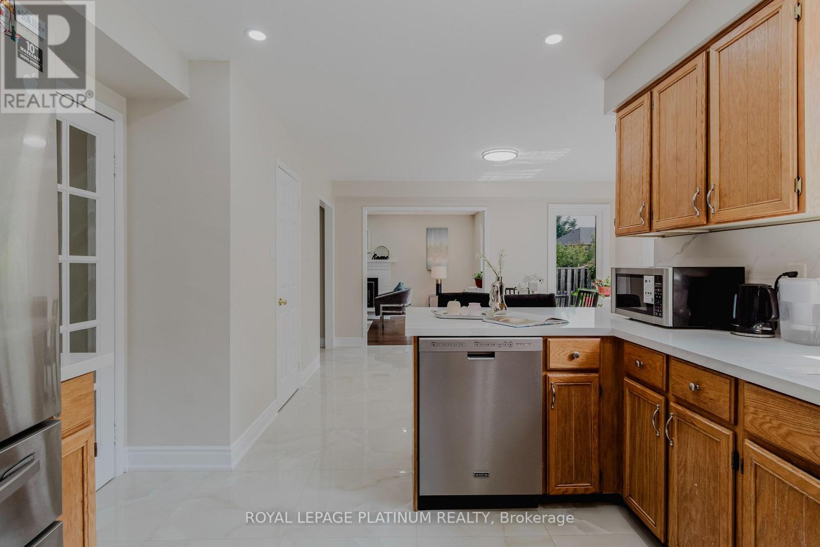 Photo 10 of 4 Burwash Court, Brampton ON
