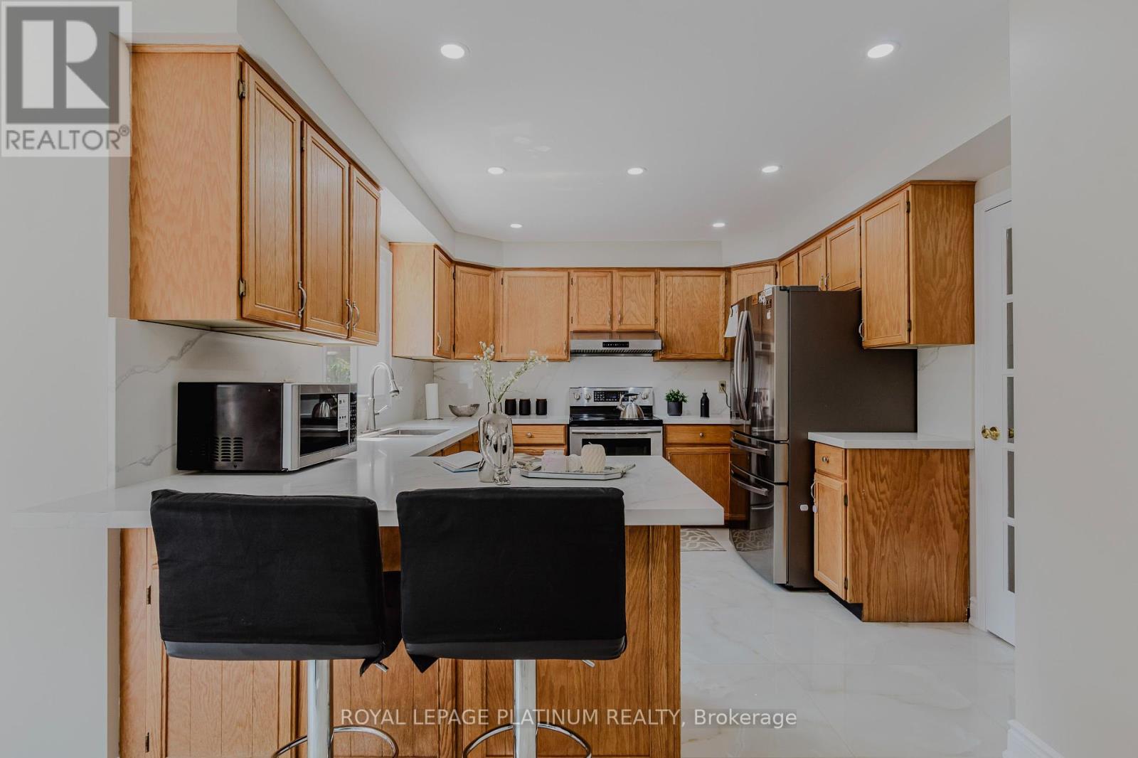 Photo 11 of 4 Burwash Court, Brampton ON