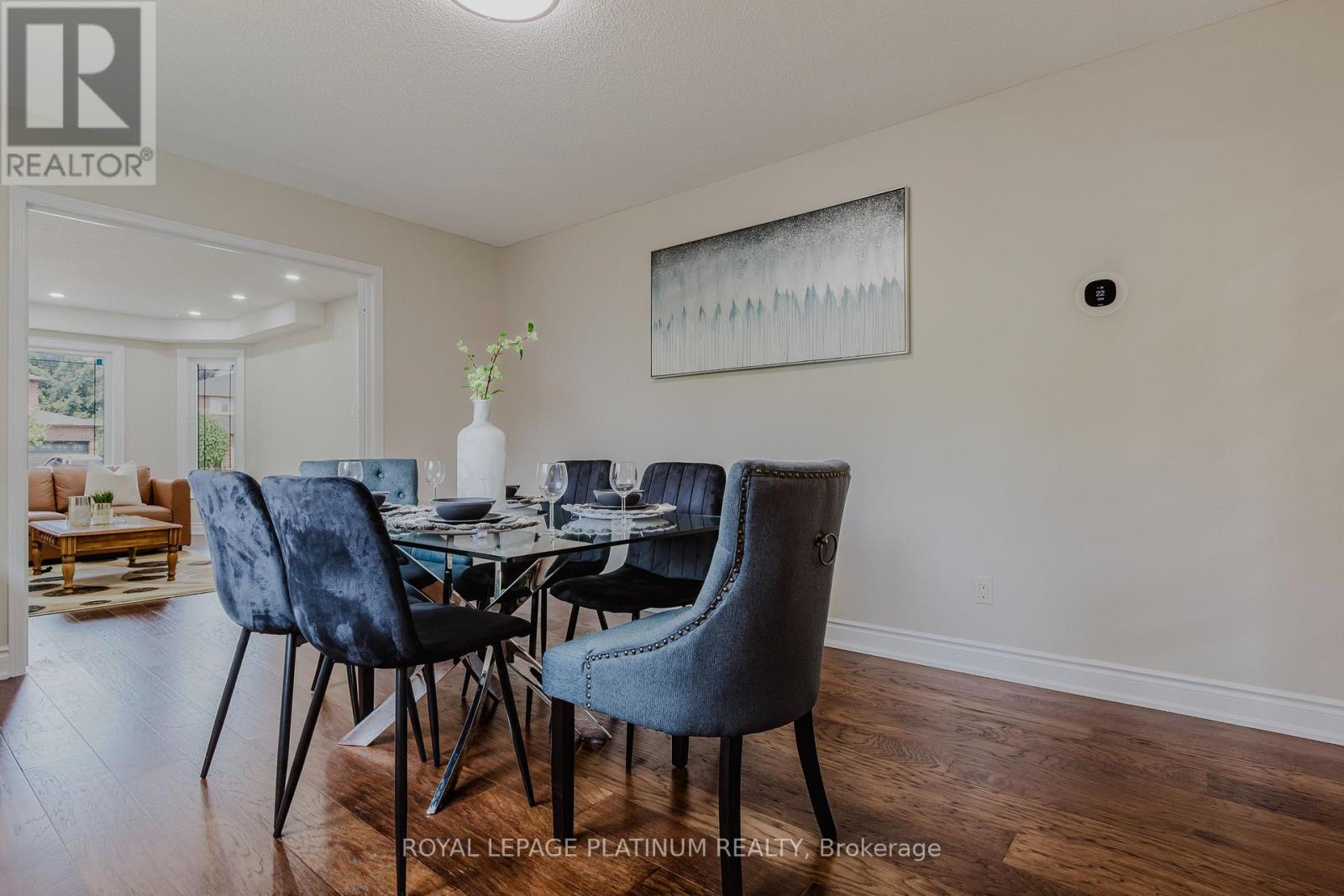 Photo 12 of 4 Burwash Court, Brampton ON