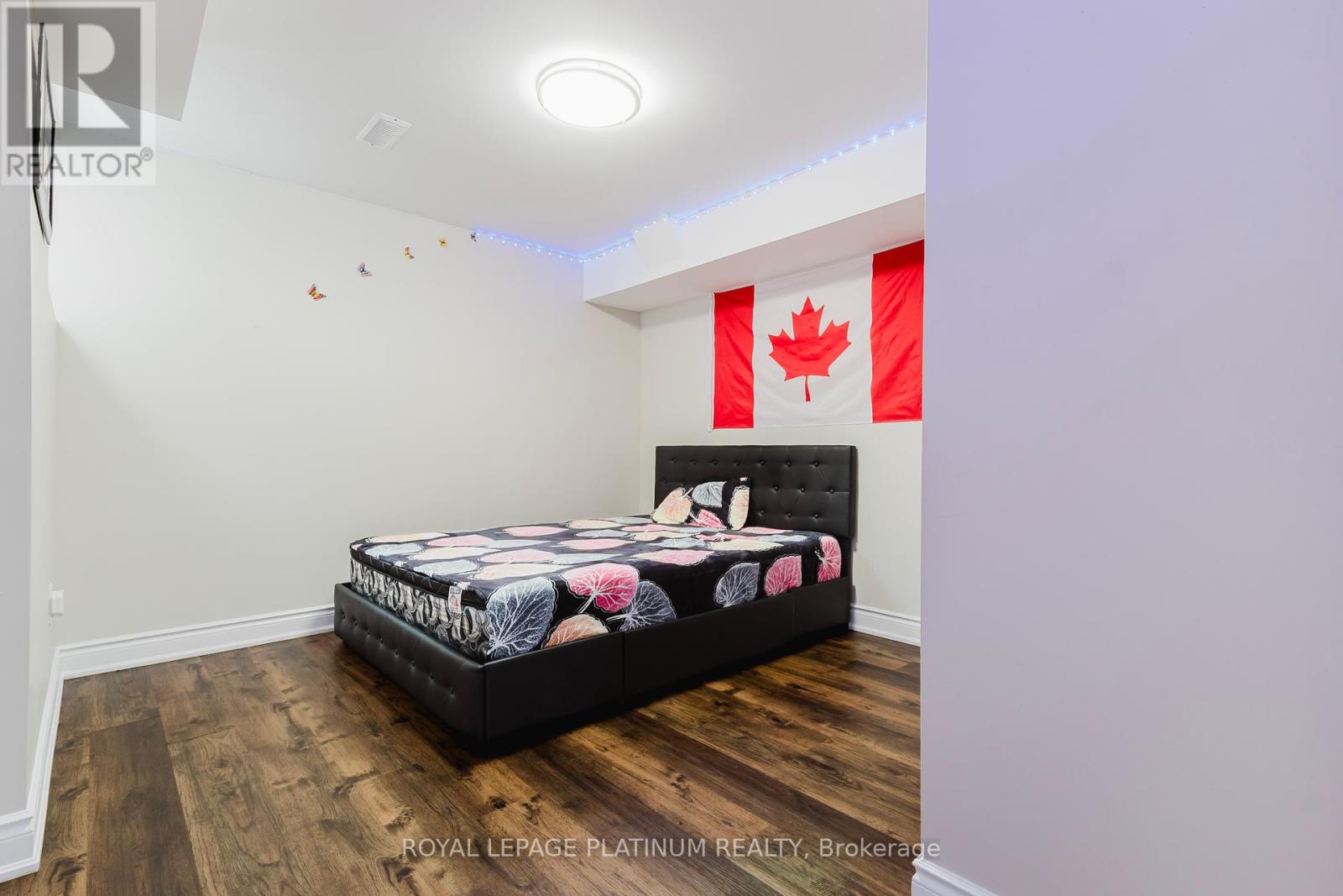 Photo 14 of 4 Burwash Court, Brampton ON